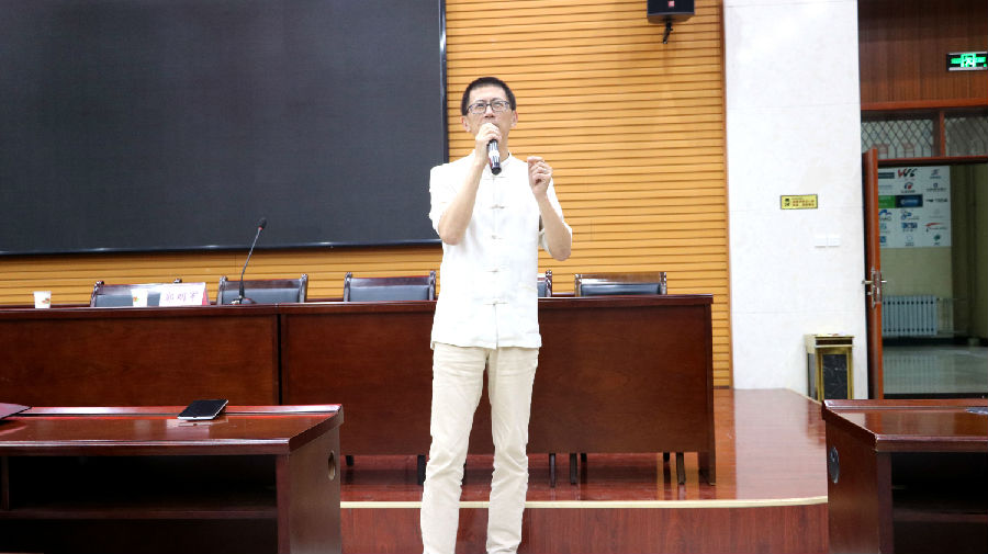 人文大讲堂李骥2.JPG